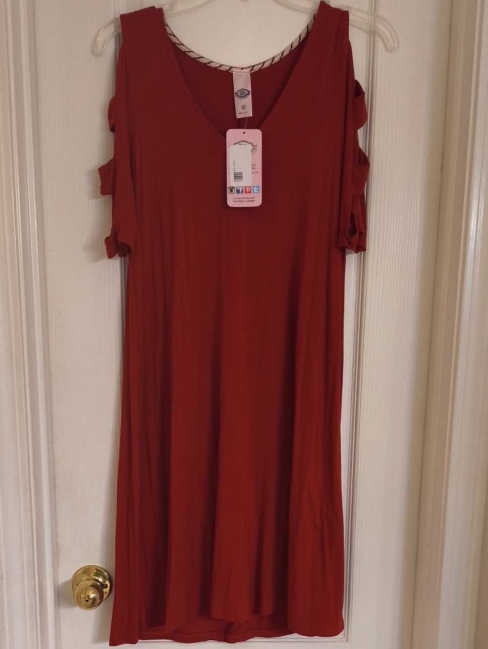 Cold-Shoulder V-Neck Midi Dress in Rust